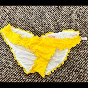 NWT-Victorias Secret ruffle cheeky bathing suit bottoms